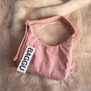 BAGGU Mini Shoulder Bag in Rose Tan